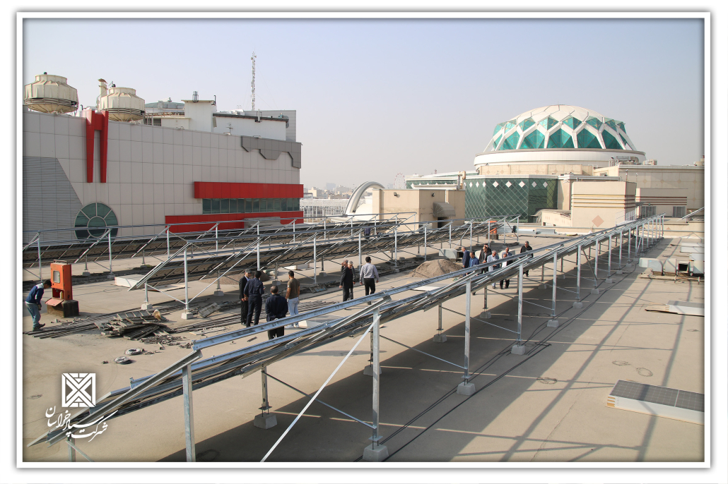 01 1030x686 - بازدید هیئت مدیره، مدیرعامل و مدیران شرکت سپاد خراسان از مراحل نصب پنل های نیروگاه خورشیدی 750 کیلوواتی مجتمع های تجاری الماس شرق و وصال