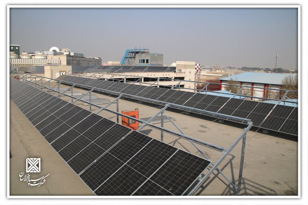 02 1030x686 - بازدید هیئت مدیره، مدیرعامل و مدیران شرکت سپاد خراسان از مراحل نصب پنل های نیروگاه خورشیدی 750 کیلوواتی مجتمع های تجاری الماس شرق و وصال