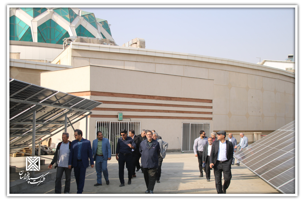 03 1030x686 - بازدید هیئت مدیره، مدیرعامل و مدیران شرکت سپاد خراسان از مراحل نصب پنل های نیروگاه خورشیدی 750 کیلوواتی مجتمع های تجاری الماس شرق و وصال