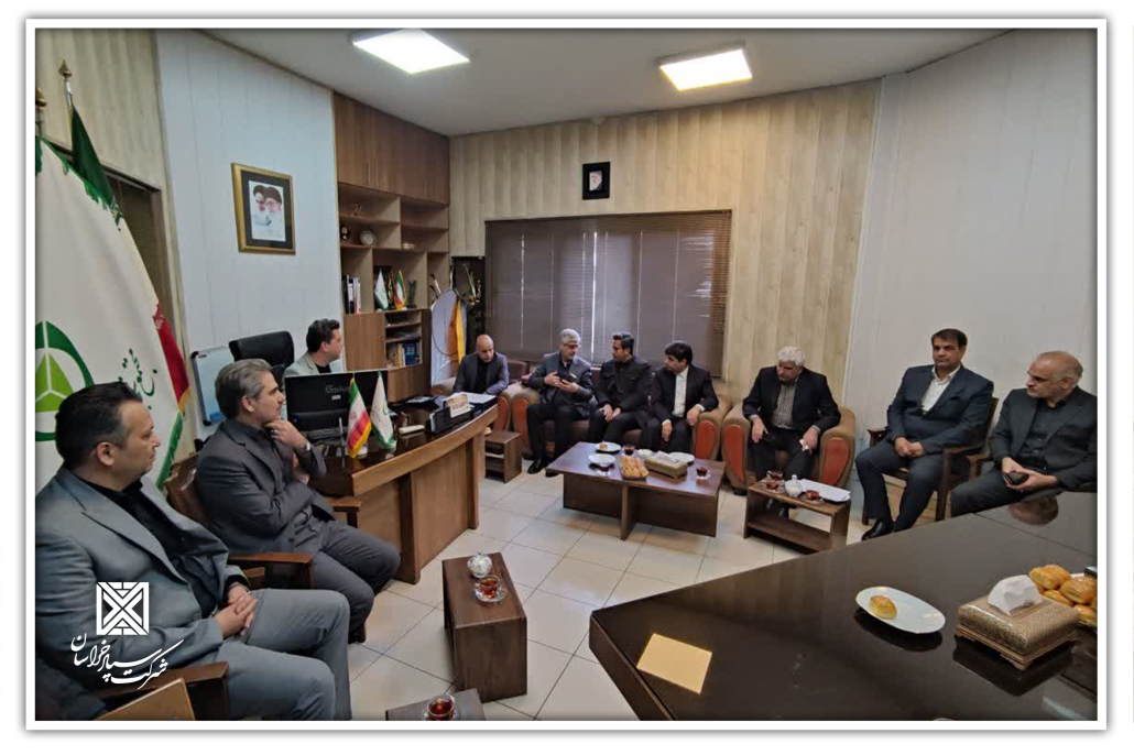 11 1030x686 - بازدید معاون استاندار و فرماندار مشهد، مدیرعامل و مدیران شرکت توزیع برق مشهد، معاونین شهرداری منطقه دو مشهد از نیروگاه 750 کیلوواتی پشت بامی مجتمع های تجاری الماس شرق و وصال