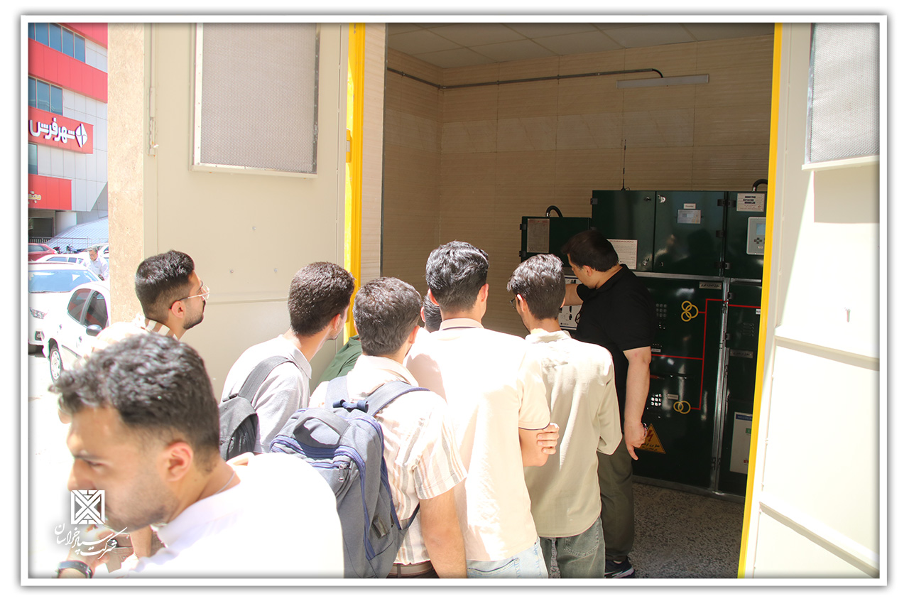 100 2 - گزارش تصویری بازدید اساتید و دانشجویان مهندسی برق دانشگاه فردوسی مشهد از نیروگاه خورشیدی 750 کیلوواتی سپاد